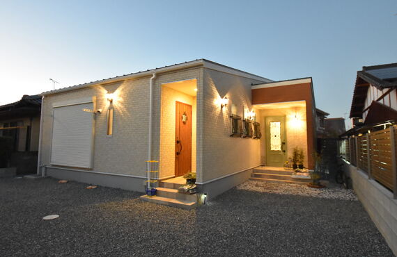 シンプルな平屋の新築を建てるならお任せ | おしゃれな注文住宅は福岡のTOMORROW HOUSE